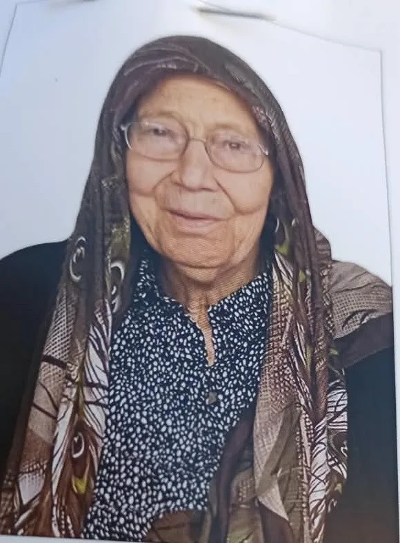 ZONGULDAK'IN DEVREK İLÇESİNİN TANINMIŞ İŞ İNSANLARINDAN ZEKAİ VE SEZAİ BÜKRÜ’NÜN VEFAT EDEN ANNESİ MERYEM BÜKRÜ, SİYASET VE İŞ DÜNYASINI BİR ARAYA GETİREN GENİŞ KATILIMLI BİR TÖRENLE SON YOLCULUĞUNA UĞURLANDI.