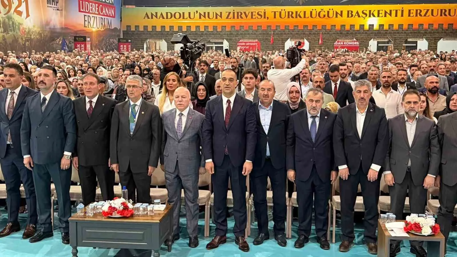 MİLLİYETÇİ HAREKET PARTİSİ (MHP) ERZURUM İL BAŞKANLIĞI’NIN 15. OLAĞAN KONGRESİ, RECEP TAYYİP ERDOĞAN FUAR MERKEZİ’NDE YAKLAŞIK 6 BİN KİŞİNİN KATILIMIYLA GERÇEKLEŞTİRİLDİ. KONGREYE TEK ADAY OLARAK GİREN MEVCUT BAŞKAN ADEM YURDAGÜL, YENİDEN BAŞKANLIĞA SEÇİLEREK GÜVEN TAZELEDİ.