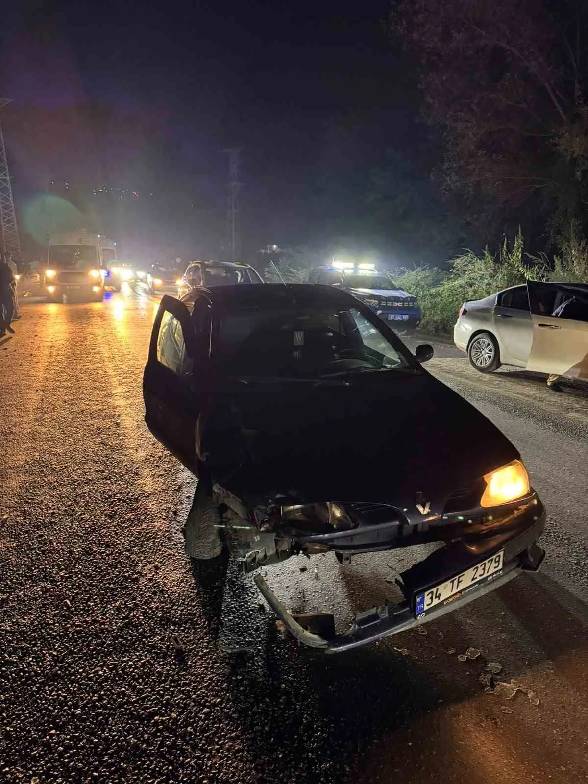ZONGULDAK (İHA) - ZONGULDAK’IN ALAPLI İLÇESİNDE OTOMOBİL İLE MOTOSİKLETİN KAFA KAFAYA ÇARPIŞMASI SONUCU MEYDANA GELEN TRAFİK KAZASINDA 2 KİŞİ YARALANDI. KAZADA OTOMOBİL SÜRÜCÜSÜNÜN 220 PROMİL ALKOLLÜ OLDUĞU BELİRLENDİ.