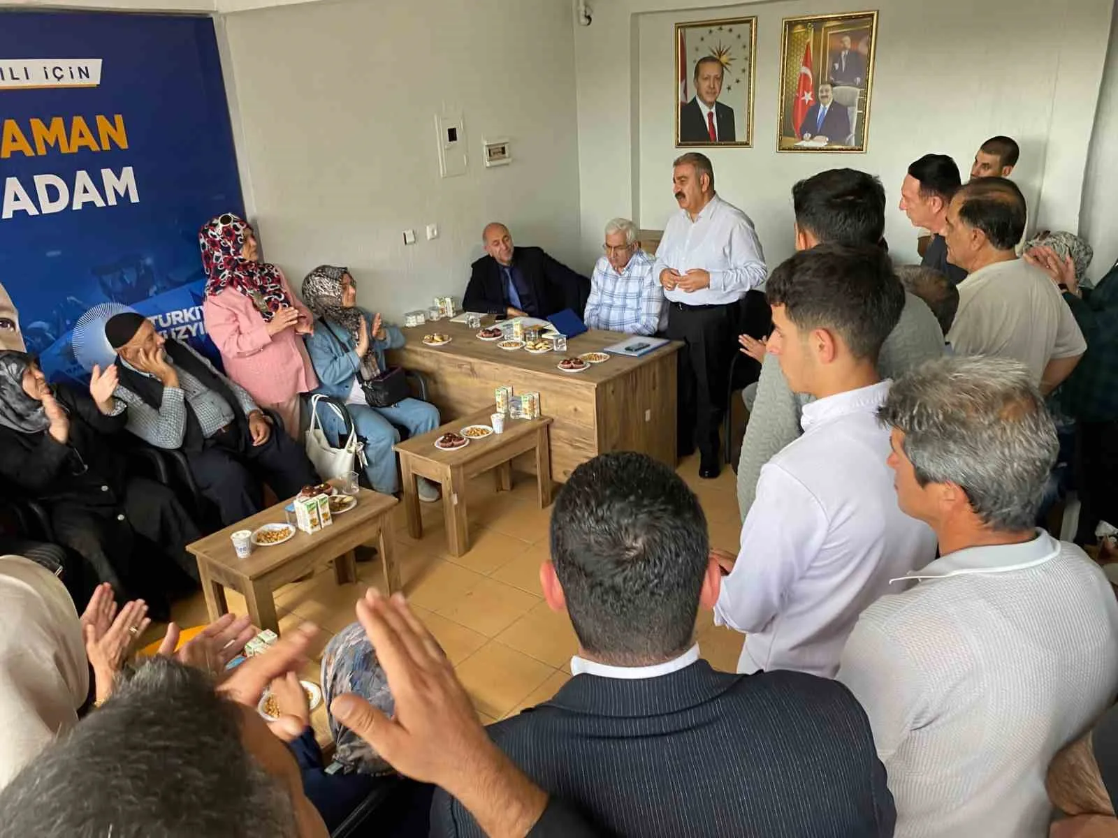PALANDÖKEN BELEDİYE BAŞKANI MUHAMMET SUNAR, AK PARTİ ERZURUM MİLLETVEKİLİ MEHMET EMİN ÖZ VE AK PARTİ PALANDÖKEN İLÇE BAŞKANI DURMUŞ KILIÇ İLE BİRLİKTE İLÇEDE YÜRÜTÜLEN BELEDİYE HİZMETLERİNİ YERİNDE İNCELEDİ.