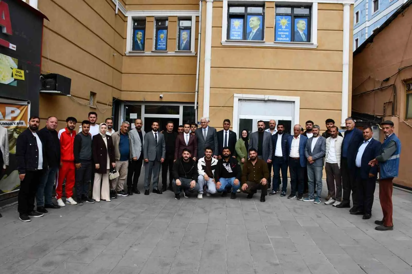 TÜRKİYE YÜZYILI BULUŞMALARI İÇİN KARS’A GELEN AK PARTİ ERZURUM MİLLETVEKİLİ ÖZ, SARIKAMIŞ’TA ESNAF VE TEŞKİLATLA BULUŞTU(KARS-İHA)