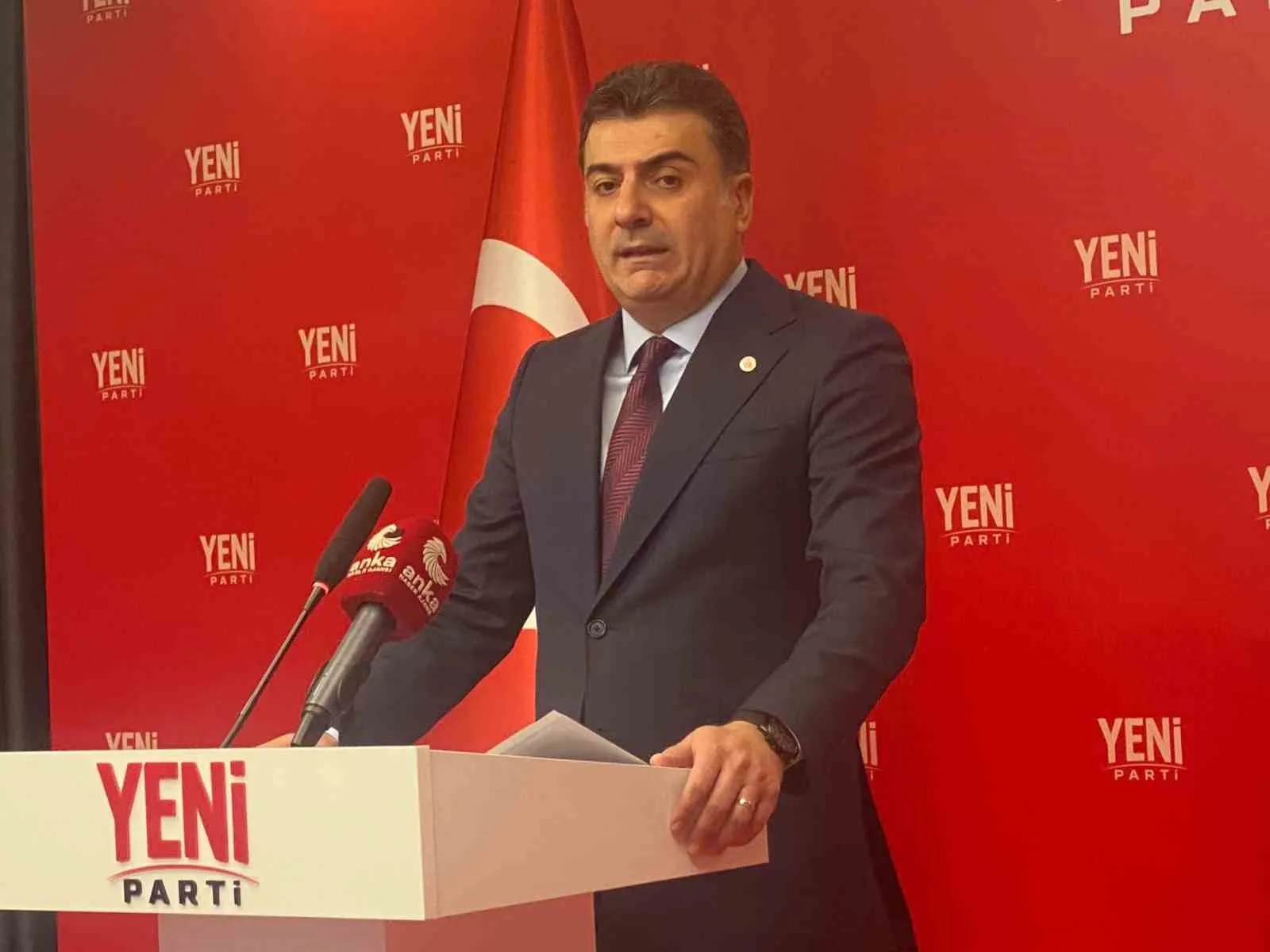 YENİ PARTİ SÖZCÜSÜ ZEYNEL EMRE, "YENİ PARTİ İSMİNİN BAŞINA KÜÇÜK BİR DÜZENLEME KOYARAK KONUYU KAPATABİLİRİZ" DEDİ.