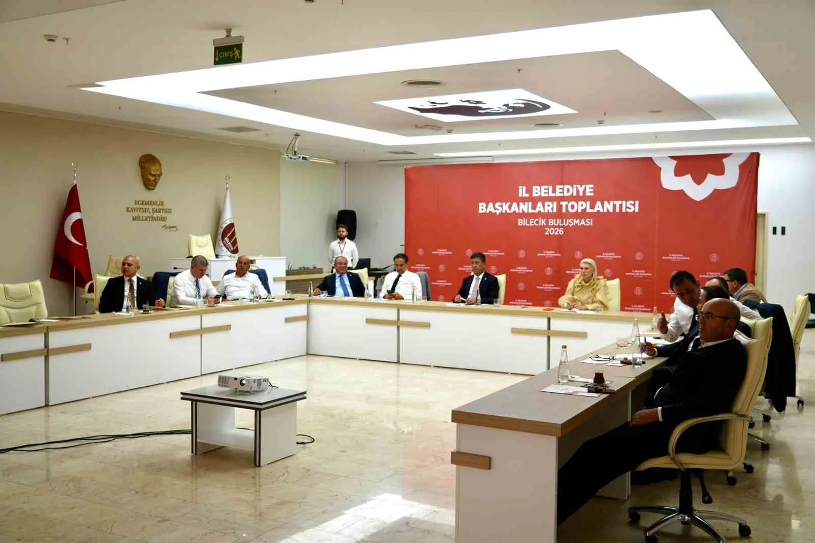 YENİ PARTİ İL BELEDİYE BAŞKANLARI İLK TOPLANTISINI BİLECİK'TE GERÇEKLEŞTİRDİ