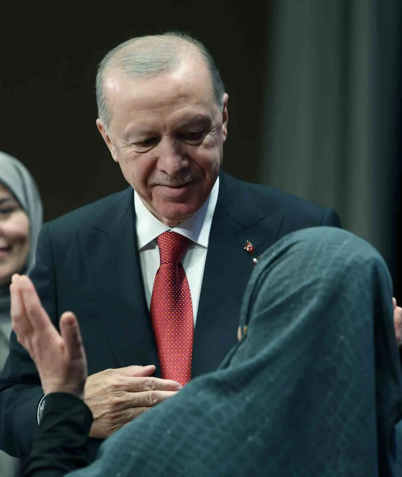 CUMHURBAŞKANI ERDOĞAN, AK PARTİ GENEL MERKEZ KADIN KOLLARI BAŞKANLIĞINCA AK PARTİ KONGRE MERKEZİ'NDE DÜZENLENEN İSTANBUL İL KADIN KOLLARI MAHALLE BAŞKANLARI İSTİŞARE VE DEĞERLENDİRME TOPLANTISI'NA KATILDI.